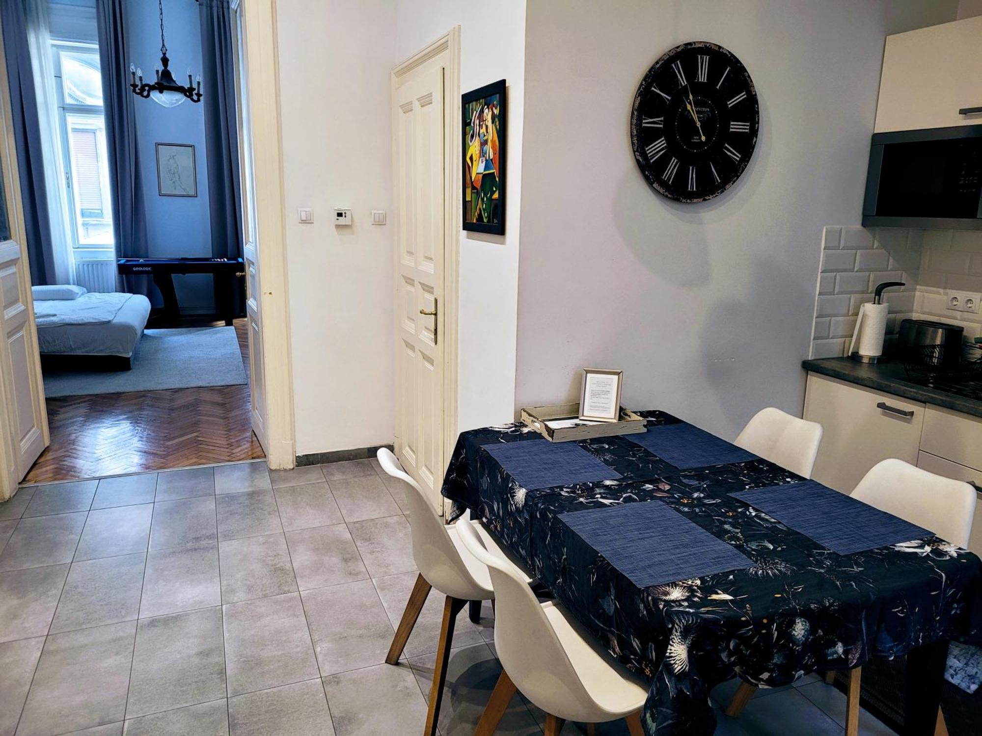 Christoph'S Central Apartment Будапеща Екстериор снимка