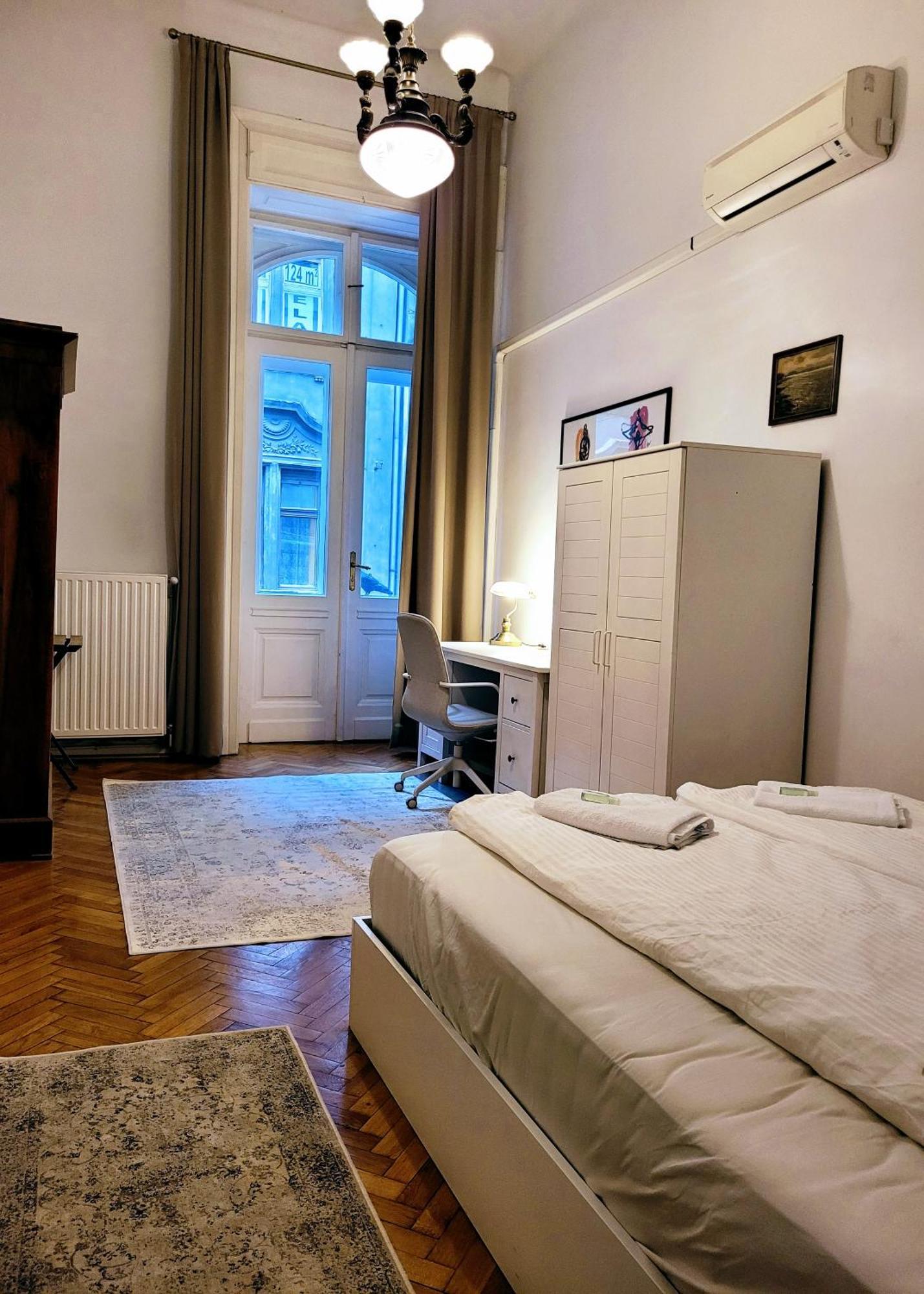 Christoph'S Central Apartment Будапеща Екстериор снимка