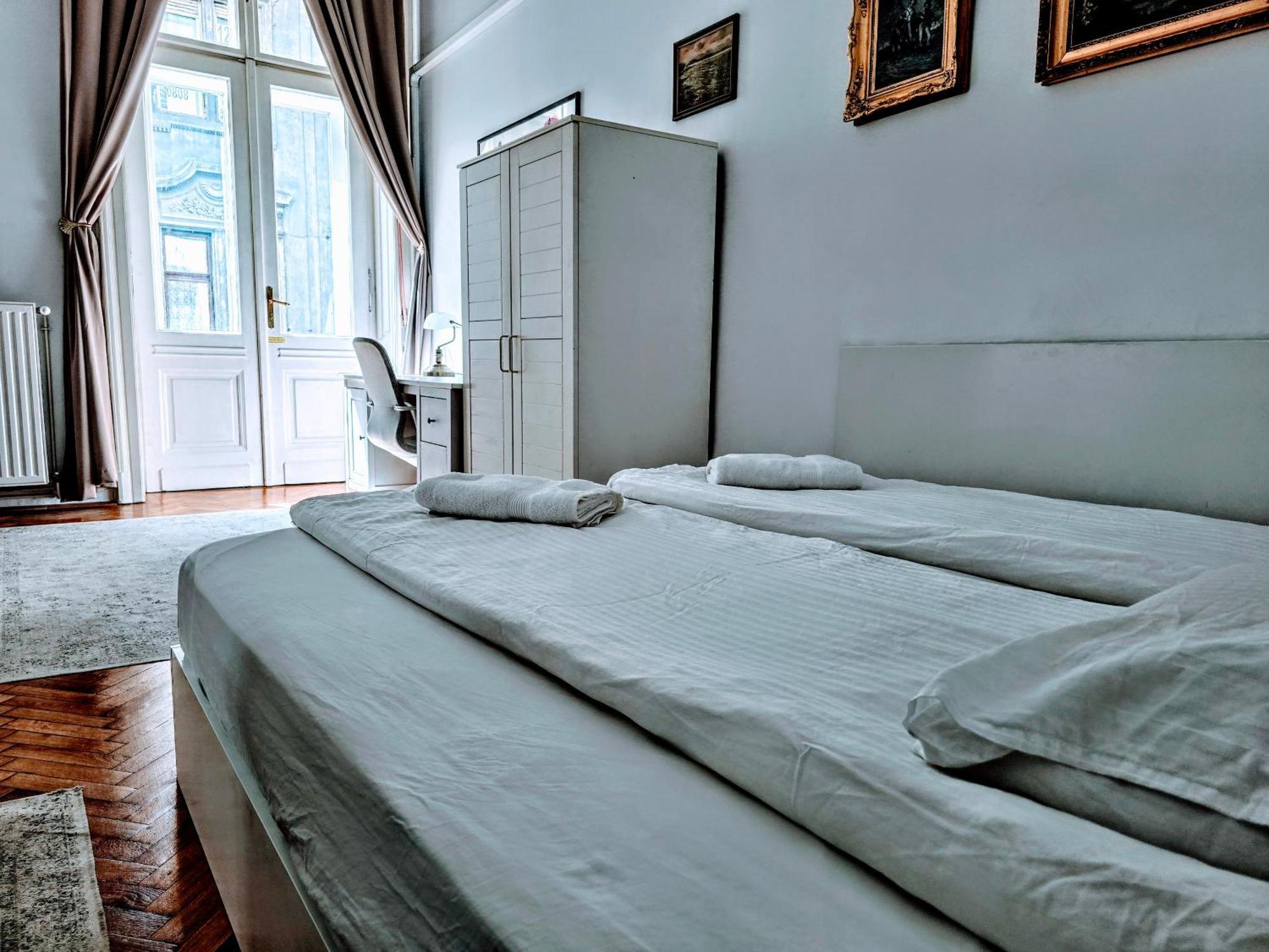 Christoph'S Central Apartment Будапеща Екстериор снимка