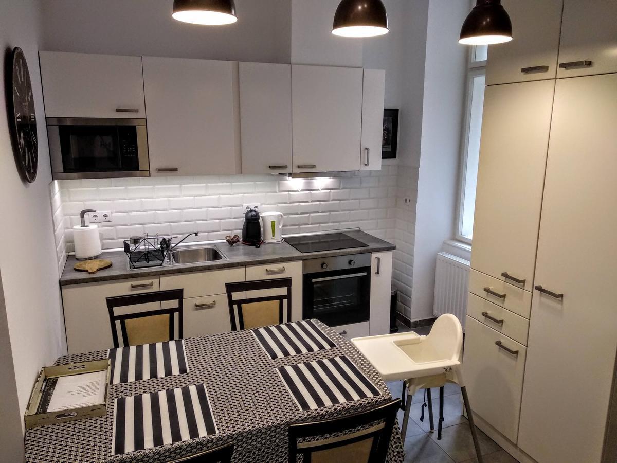 Christoph'S Central Apartment Будапеща Екстериор снимка